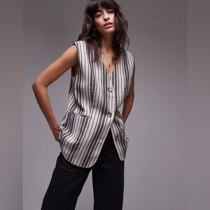 🔴2/$10 Vintage Christy Girl striped tie back vest blouse